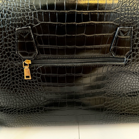 Oversized Large Travel Bag - Picture 5 of 10